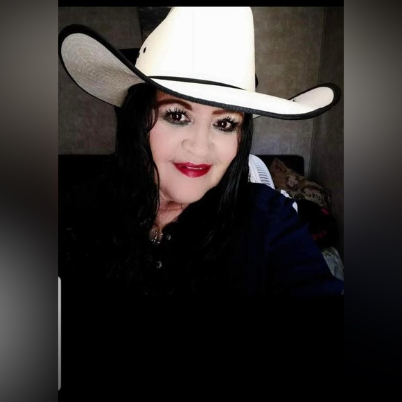 Silent show tonight, handbags and more - Picture 7 of 15